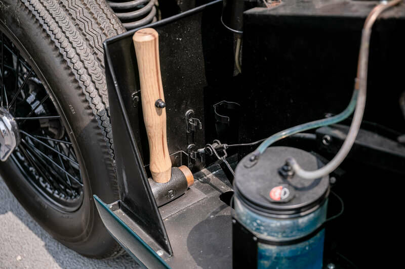 Image 15/50 of Aston Martin DB 2&#x2F;4 Mk I DHC (1954)