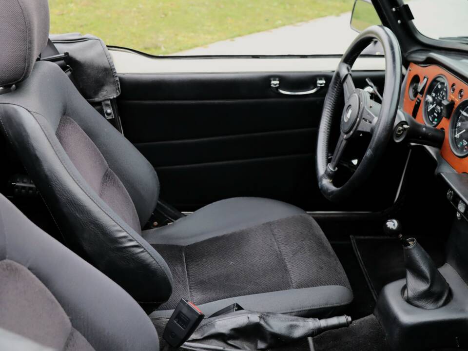 Image 29/50 de Triumph TR 6 (1970)