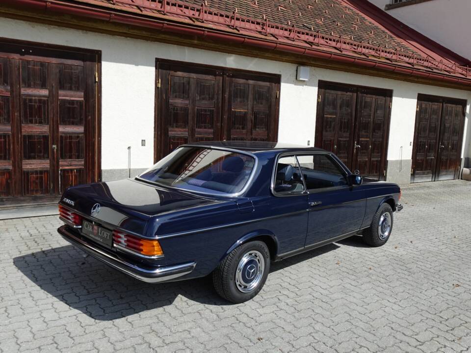 Bild 54/57 von Mercedes-Benz 230 CE (1980)