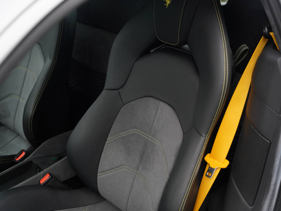 Image 18/50 de Ferrari 488 GTB (2019)