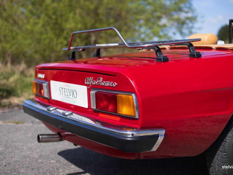 Afbeelding 22/42 van Alfa Romeo 2000 Spider Veloce (1980)
