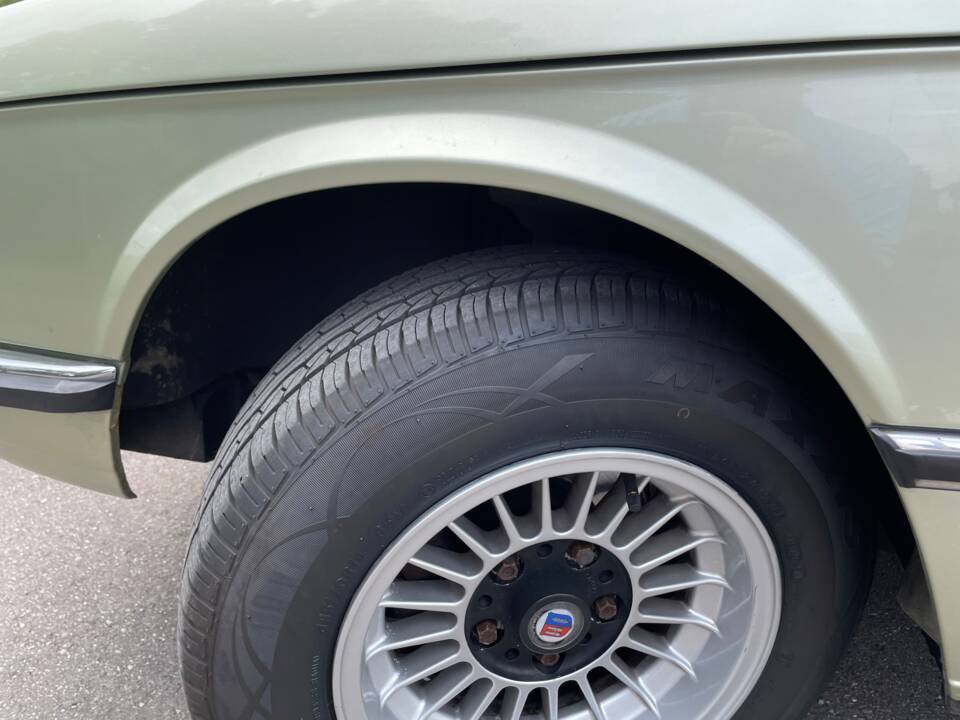 Image 14/100 de BMW 528i (1980)