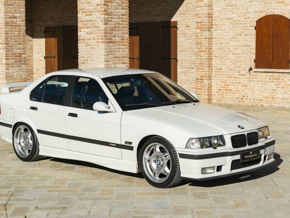 Image 17/50 of BMW 318 (1994)