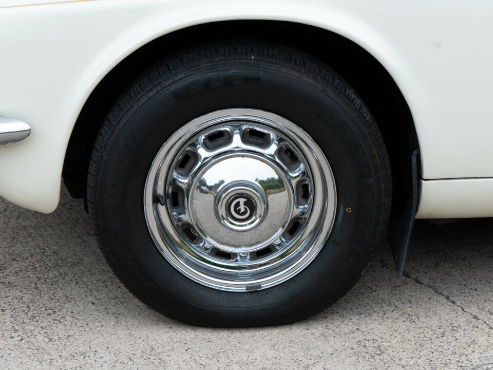 Immagine 31/50 di Daimler Sovereign 4.2 (1978)