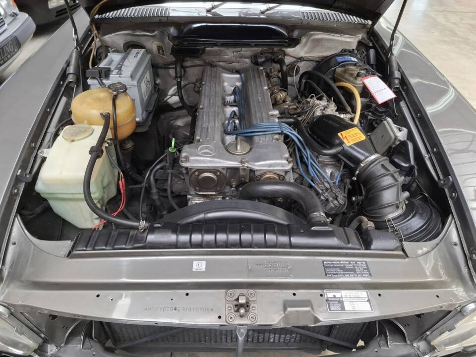 Bild 2/18 von Mercedes-Benz 280 SL (1981)