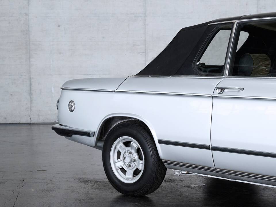 Bild 29/50 von BMW 2002 Baur (1972)