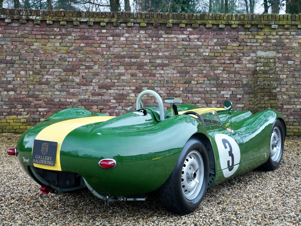 Image 38/50 of Lister Knobbly (1959)