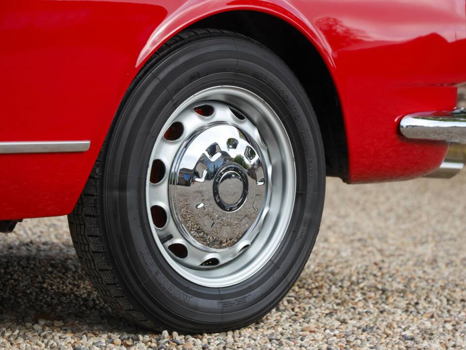 Image 43/50 of Alfa Romeo 2600 Spider (1962)