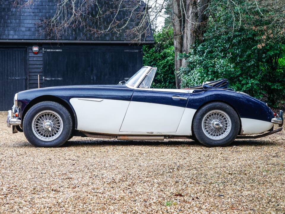 Image 2/26 of Austin-Healey 3000 Mk II (BJ7) (1962)