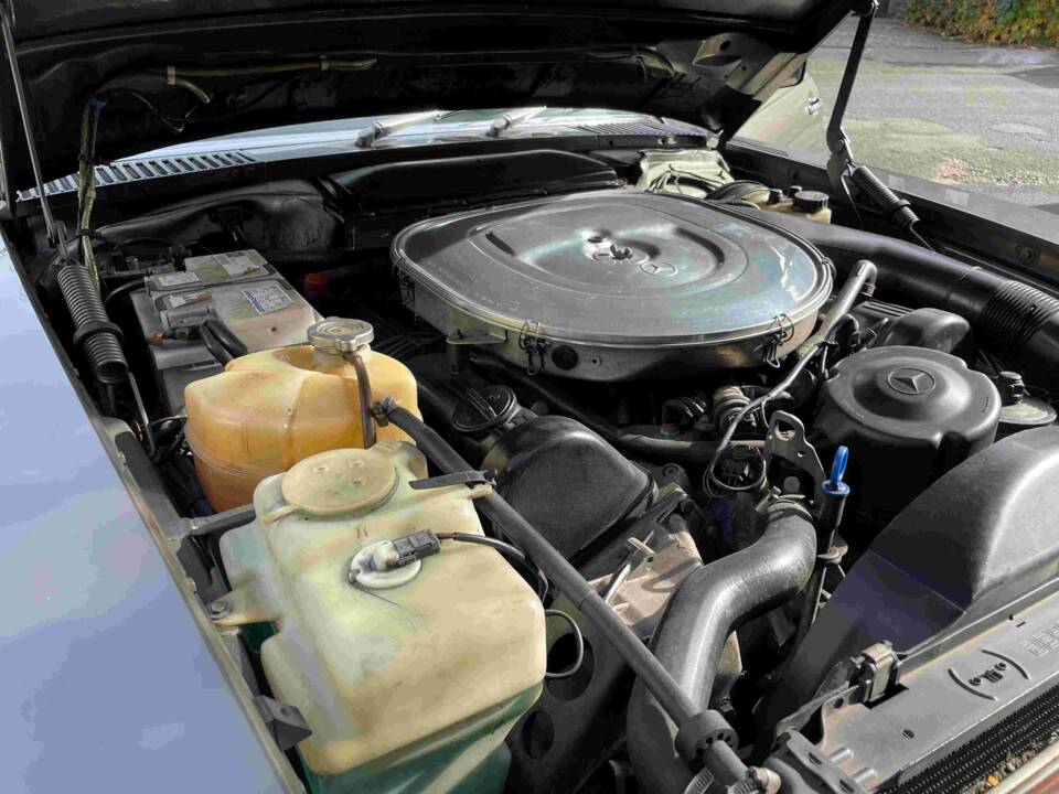 Immagine 38/56 di Mercedes-Benz 500 SL (1985)