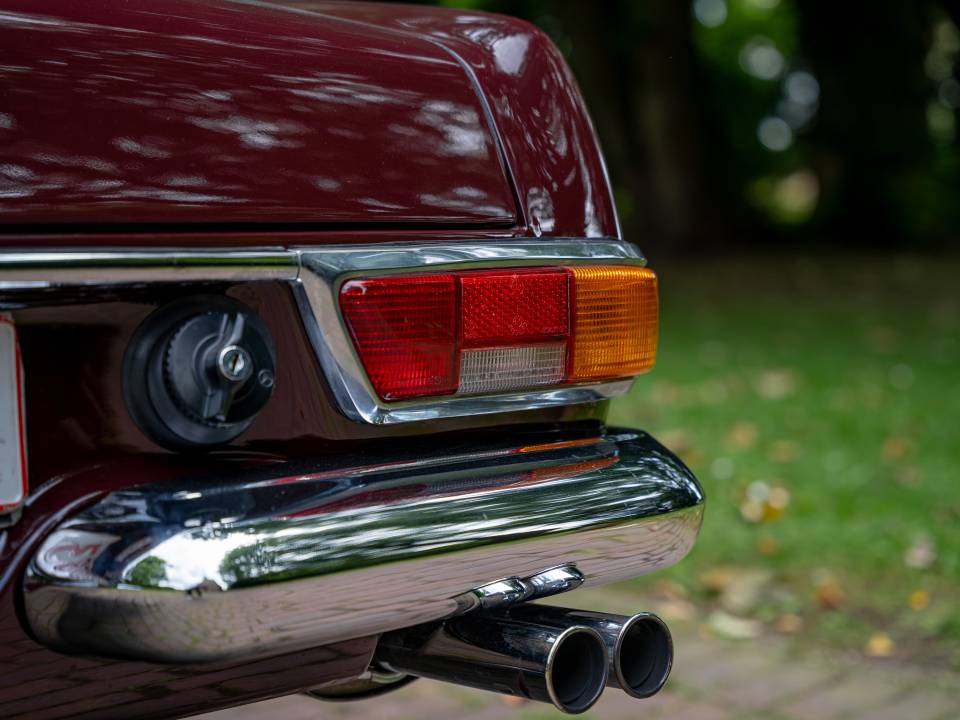 Image 21/59 of Mercedes-Benz 280 SL (1971)