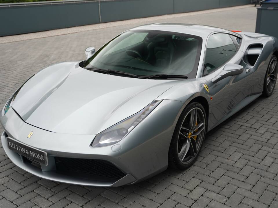 Image 32/50 of Ferrari 488 GTB (2017)