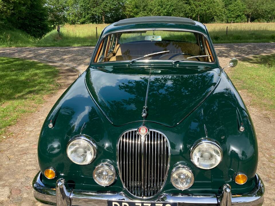 Image 4/35 de Jaguar Mk II 3.8 (1961)