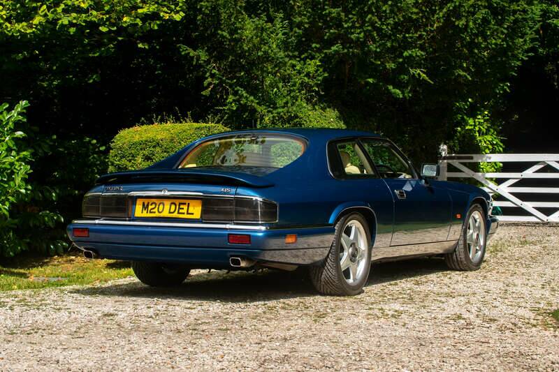 Image 15/50 of Jaguar XJS 4.0 Celebration (1994)