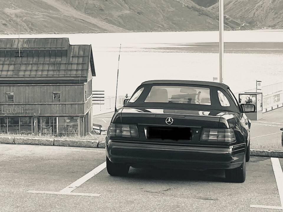 Image 1/8 of Mercedes-Benz SL 500 (1998)