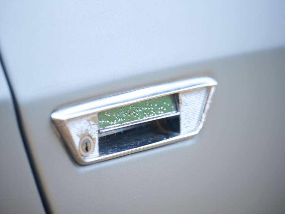 Image 16/50 of Jensen FF (1967)