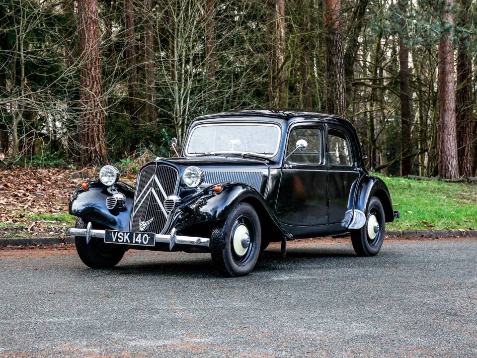 Immagine 9/37 di Citroën Traction Avant 11 BL (1955)