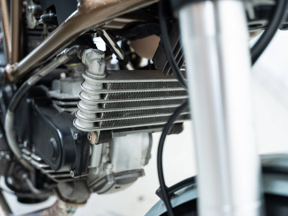 Image 27/28 of Ducati DUMMY (2002)