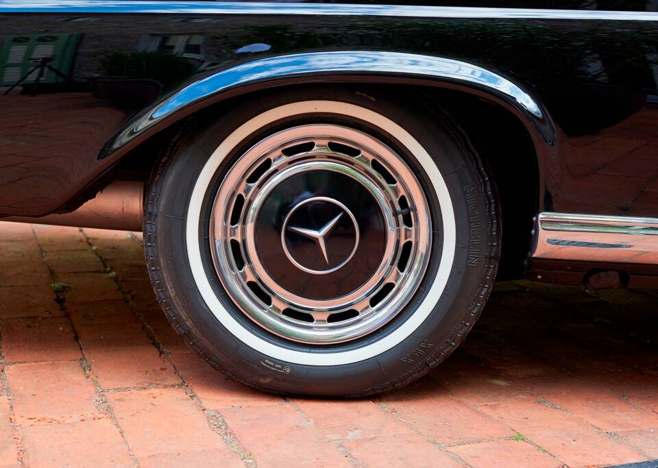 Image 86/188 of Mercedes-Benz 280 SE 3,5 (1971)
