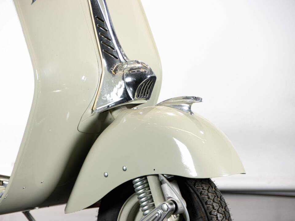 Bild 28/50 von Piaggio Vespa 150 "Struzzo" VL (1955)