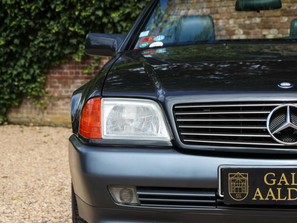 Image 7/50 of Mercedes-Benz 500 SL (1992)
