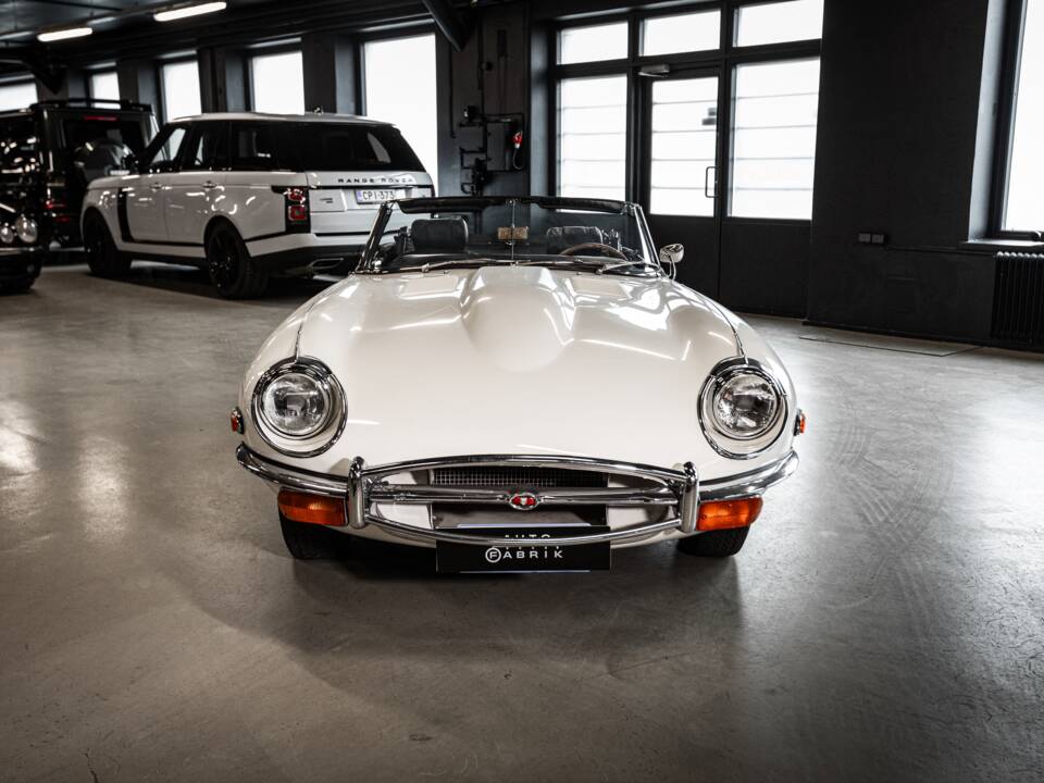 Image 2/53 de Jaguar E-Type (1970)