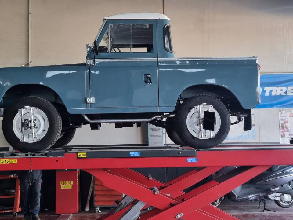 Bild 12/35 von Land Rover 88 (1976)