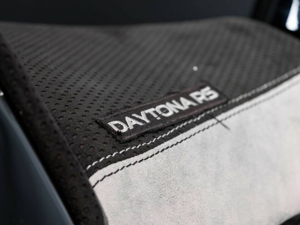 Image 39/50 de Moto Guzzi Daytona RS (1998)