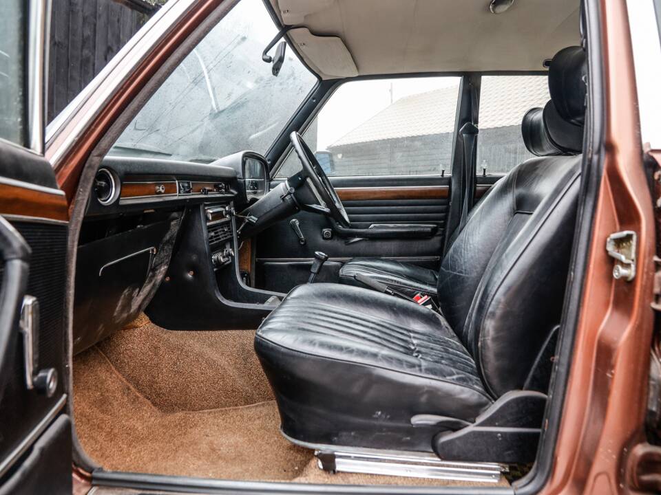 Bild 30/45 von BMW 3,0 Si (1976)