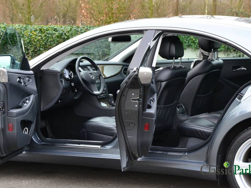 Bild 9/50 von Mercedes-Benz CLS 350 CGI (2008)