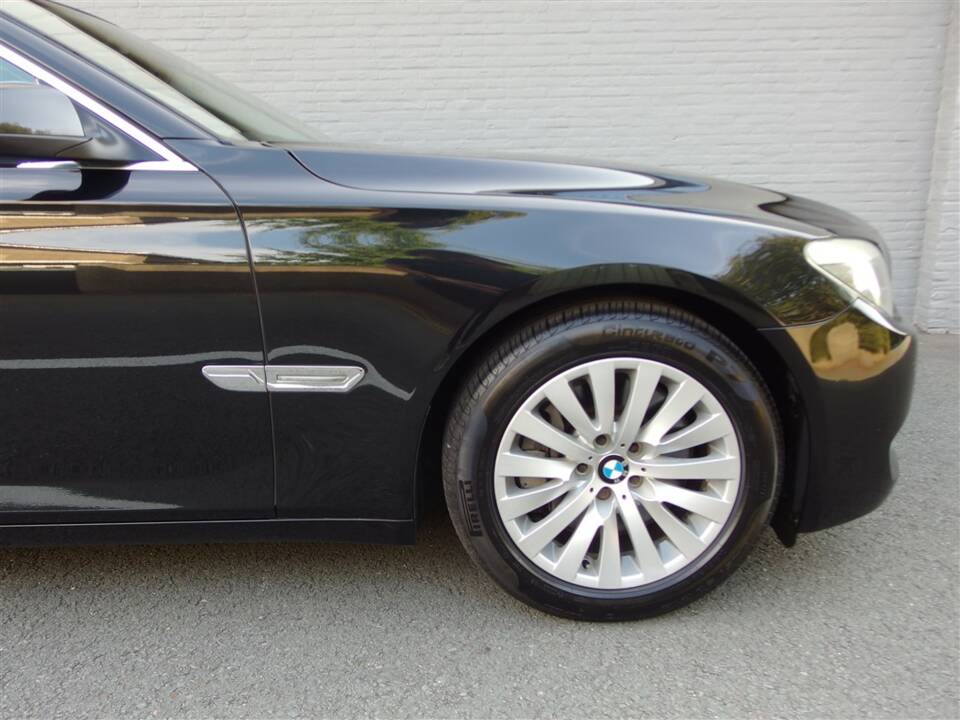 Bild 28/95 von BMW 750i (2009)