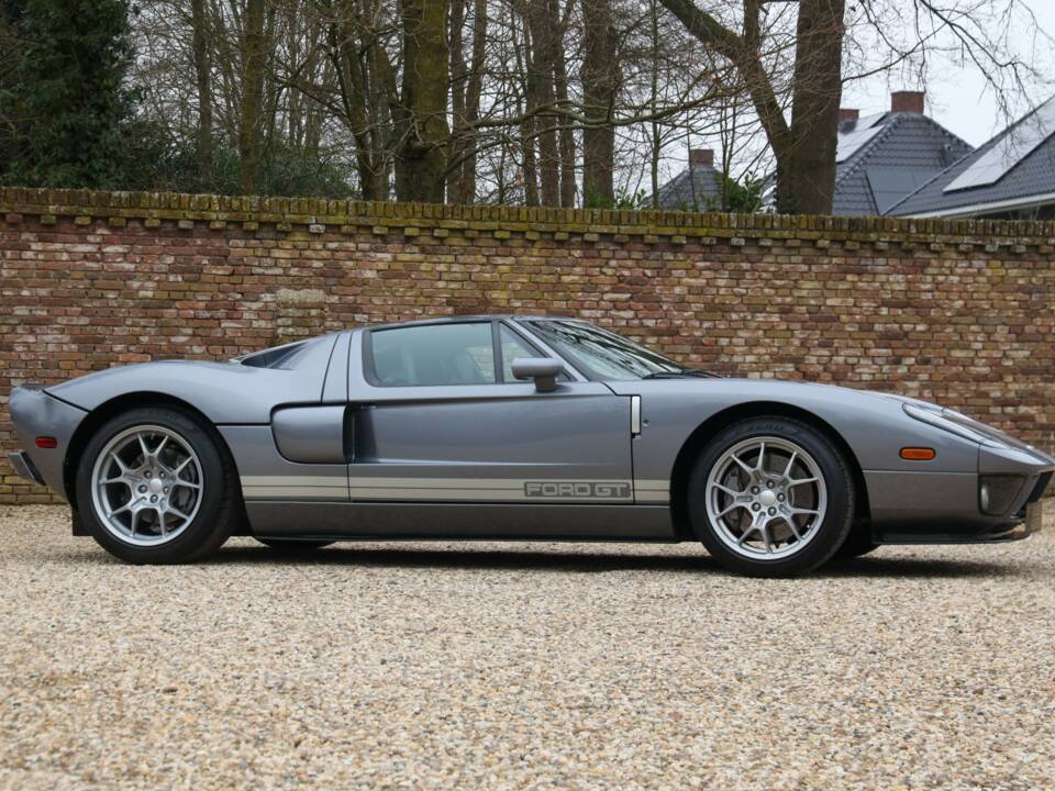 Bild 49/50 von Ford GT (2006)