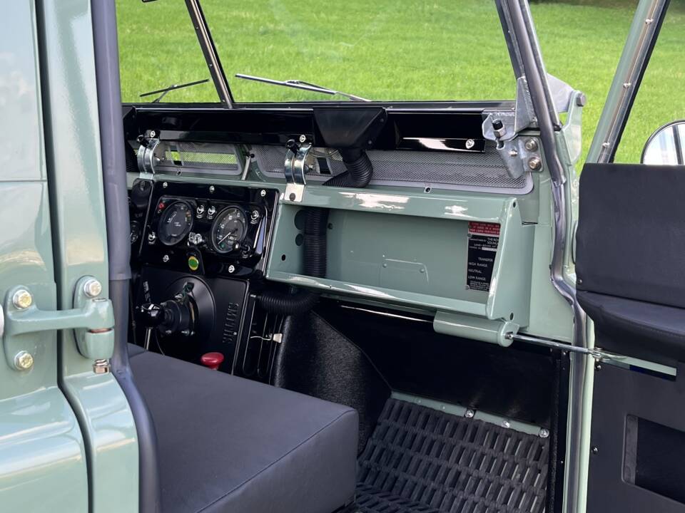 Imagen 62/99 de Land Rover 109 (1970)