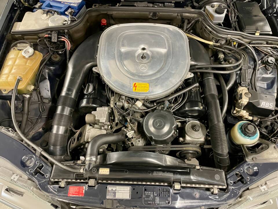 Image 27/40 de Mercedes-Benz 560 SEL (1987)