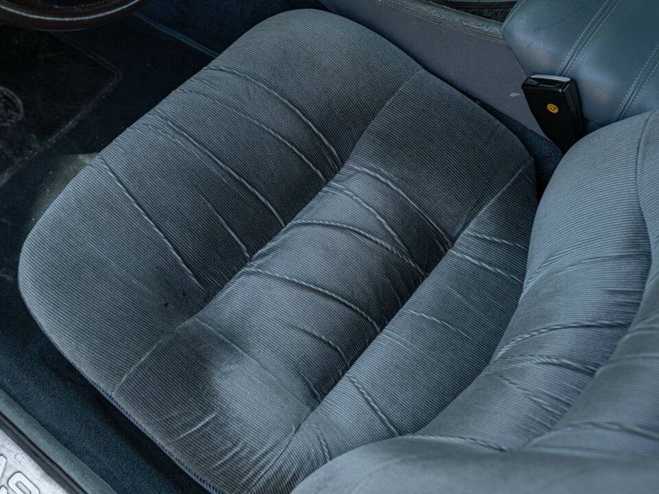 Bild 36/50 von Maserati Biturbo i (1988)