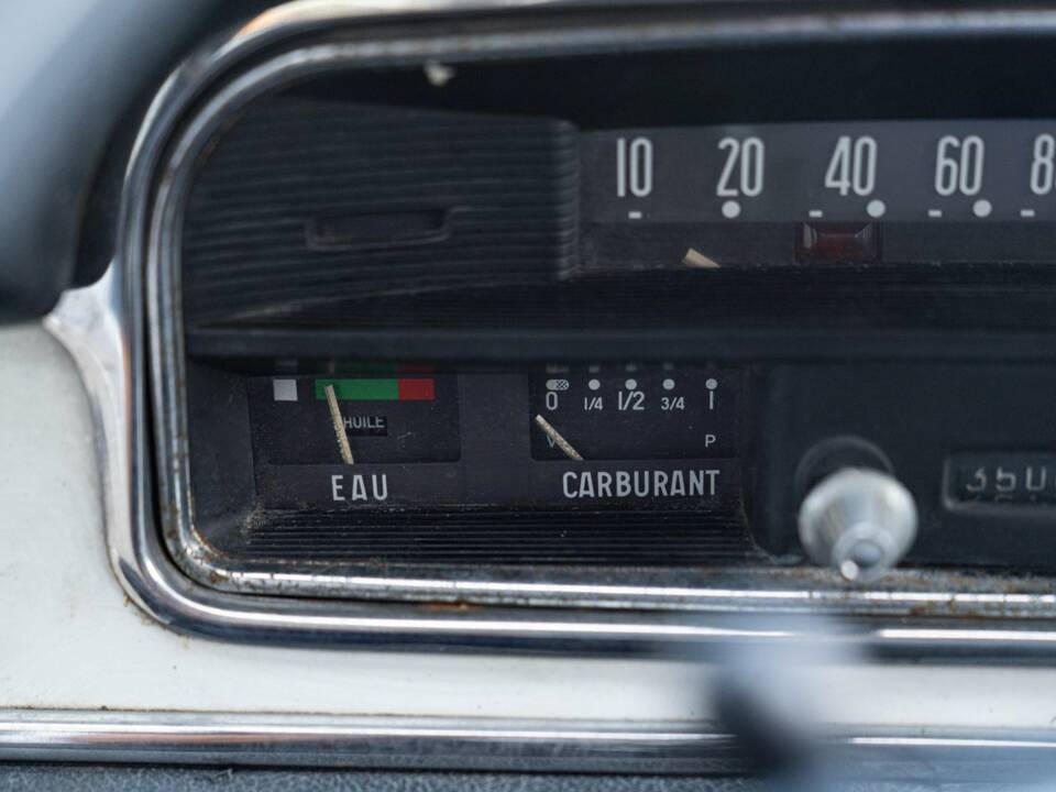 Image 21/29 of Peugeot 404 Coupé (1966)