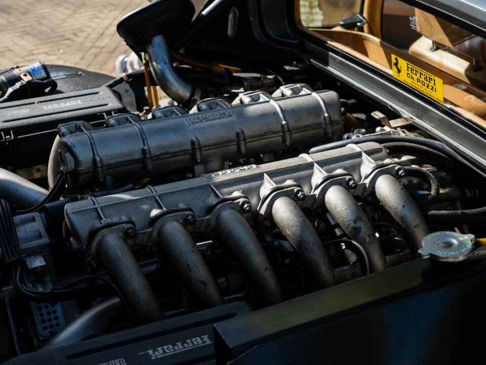 Image 23/27 of Ferrari 512 BBi (1984)