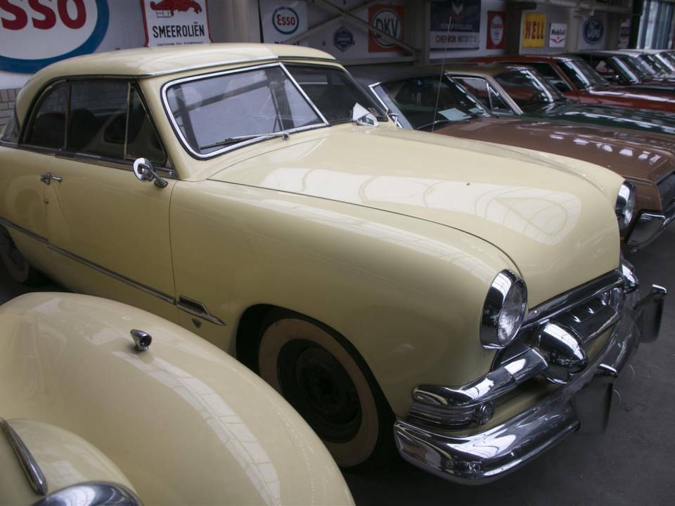 Bild 13/13 von Ford Custom DeLuxe Club Coupe (1951)