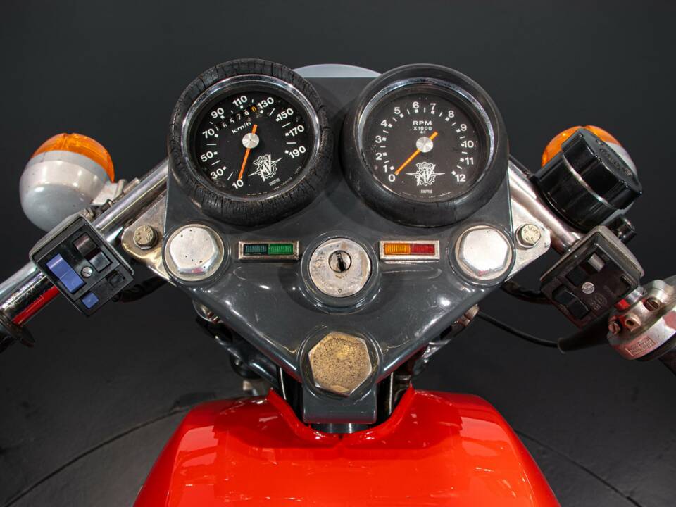 Image 32/50 of MV Agusta DUMMY (1975)