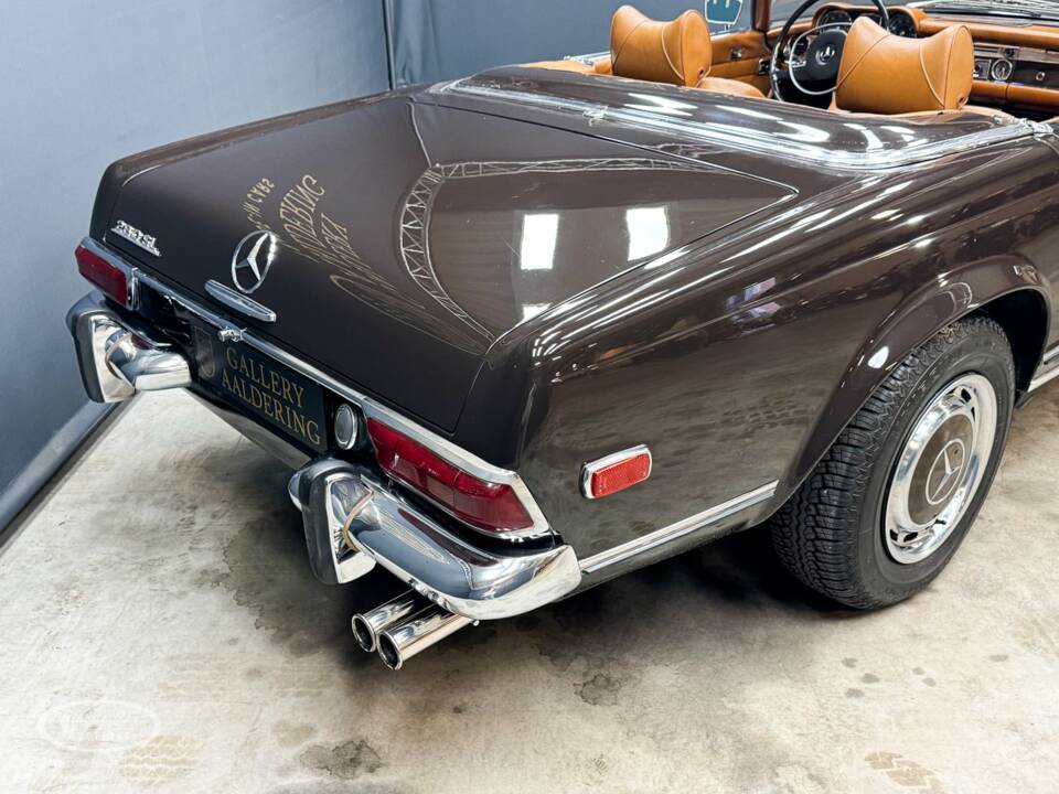Image 12/38 of Mercedes-Benz 280 SL (1968)