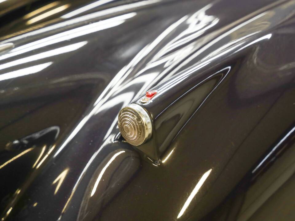 Image 22/50 of Jaguar XK 140 DHC (1955)