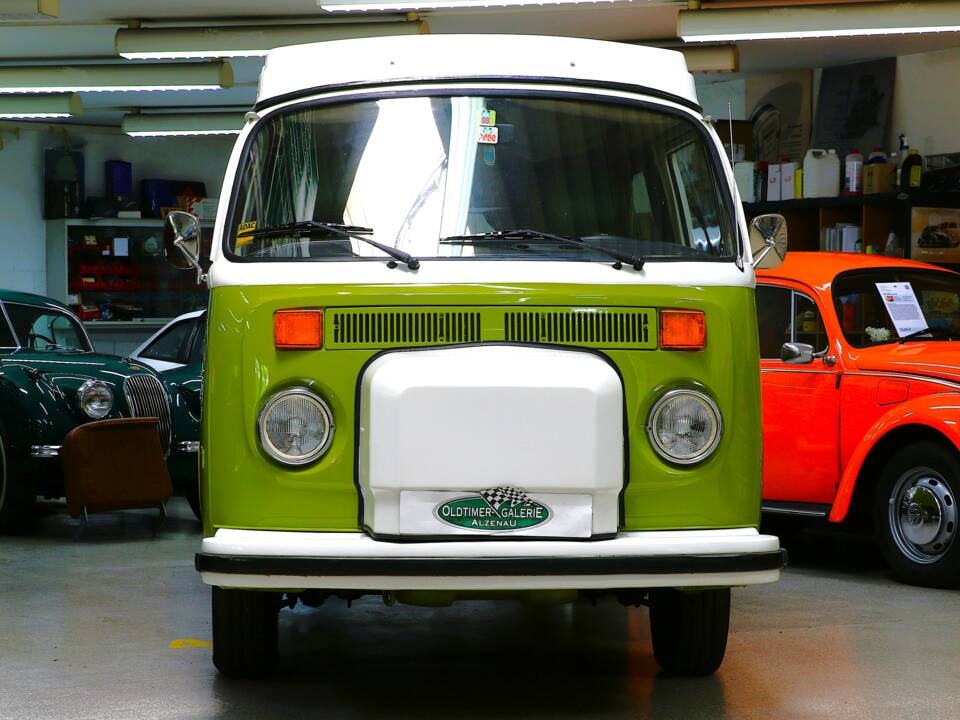 Image 2/25 de Volkswagen T2b Camper (1979)