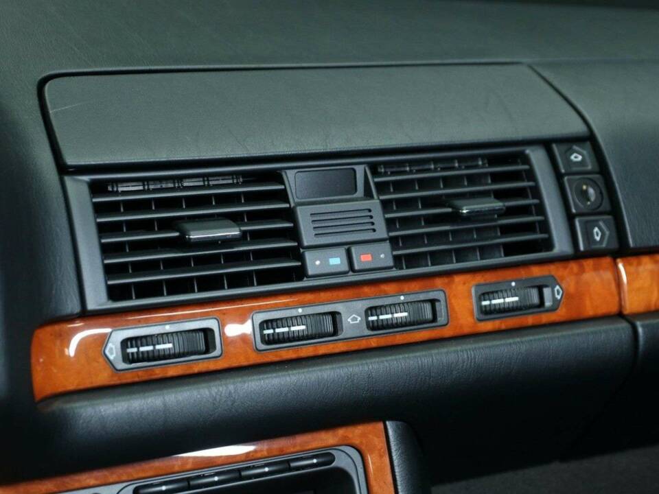 Bild 15/30 von Mercedes-Benz CL 600 (1997)