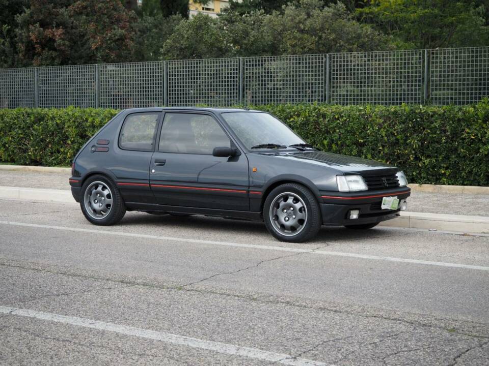 Immagine 15/50 di Peugeot 205 GTi 1.9 (1988)