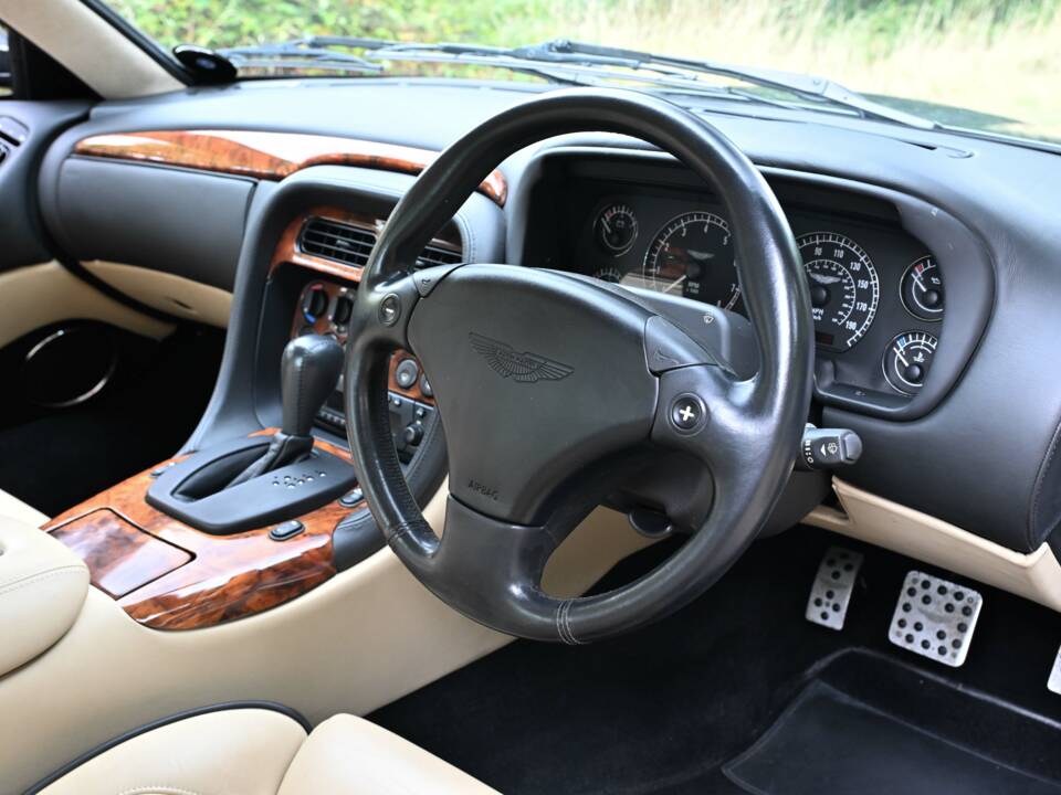 Image 38/50 de Aston Martin DB 7 Vantage (2002)
