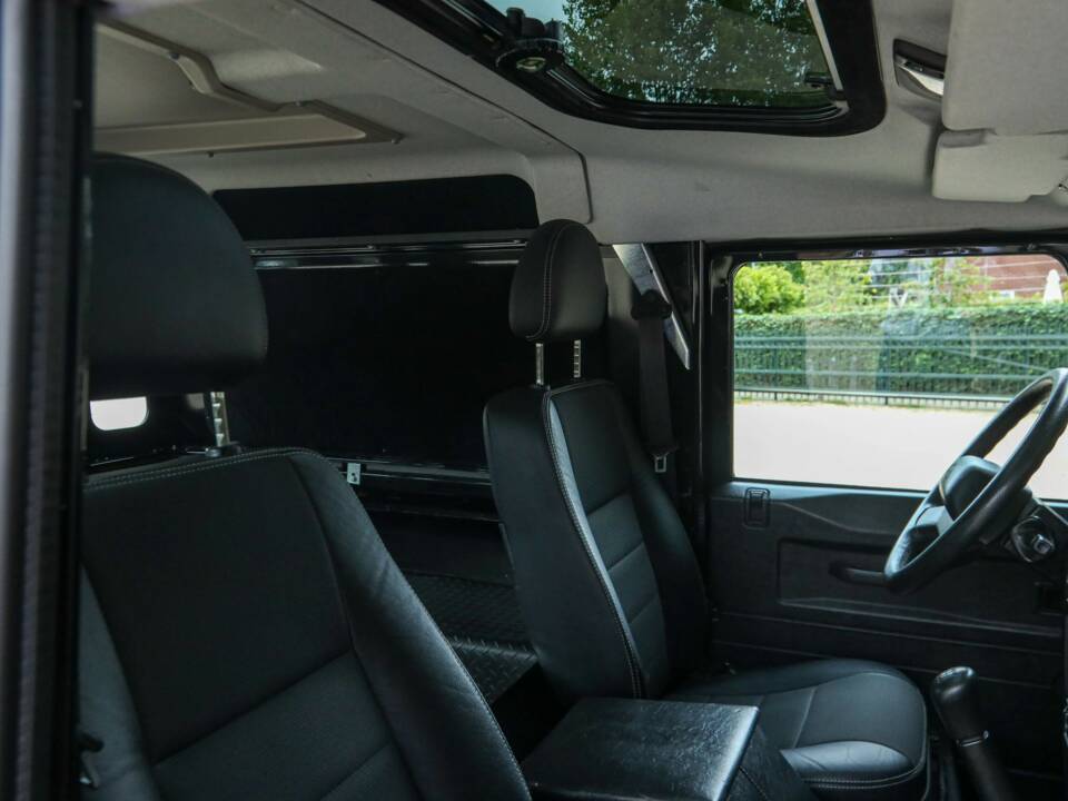 Obraz 21/50 pojazdu Land Rover Defender 90 (2013)