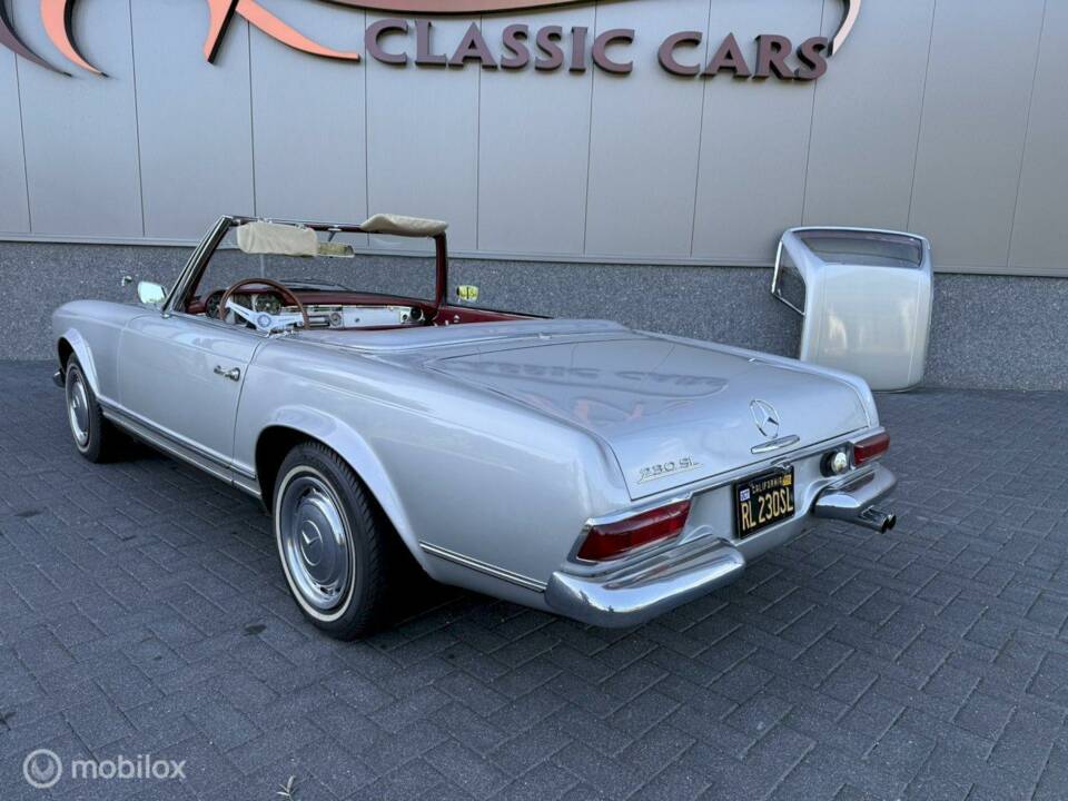 Image 11/27 of Mercedes-Benz 230 SL (1967)