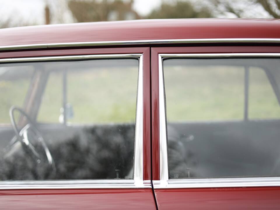 Image 16/50 of Mercedes-Benz 220 (1967)