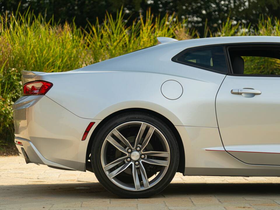 Imagen 33/50 de Chevrolet Camaro 2.0 Turbo (2019)