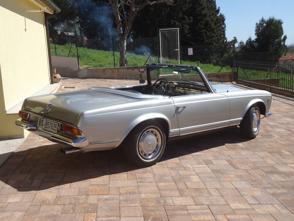 Image 9/20 de Mercedes-Benz 230 SL (1963)